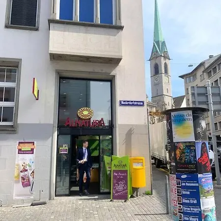 Cozy Unit 12 In Center Of Daire