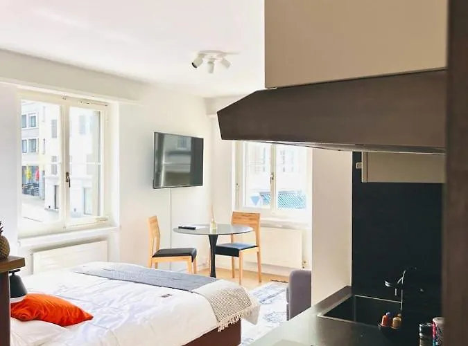 Cozy Unit 12 In Center Of * ציריך