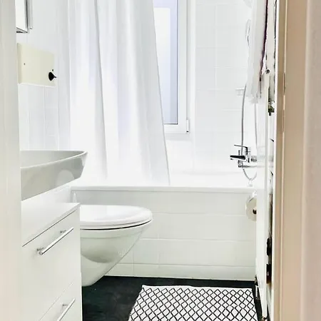 Cozy Unit 12 In Center Of * Zürih